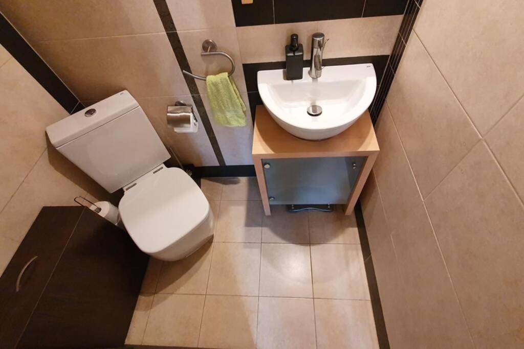 Ferienwohnung Igenyes 4 Fos Apartman Koezvetlen A Strandnal Csopak Exterior foto