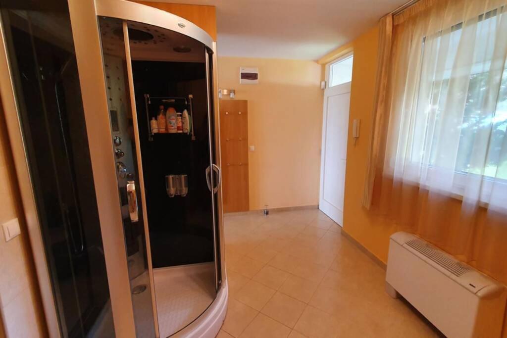 Ferienwohnung Igenyes 4 Fos Apartman Koezvetlen A Strandnal Csopak Exterior foto